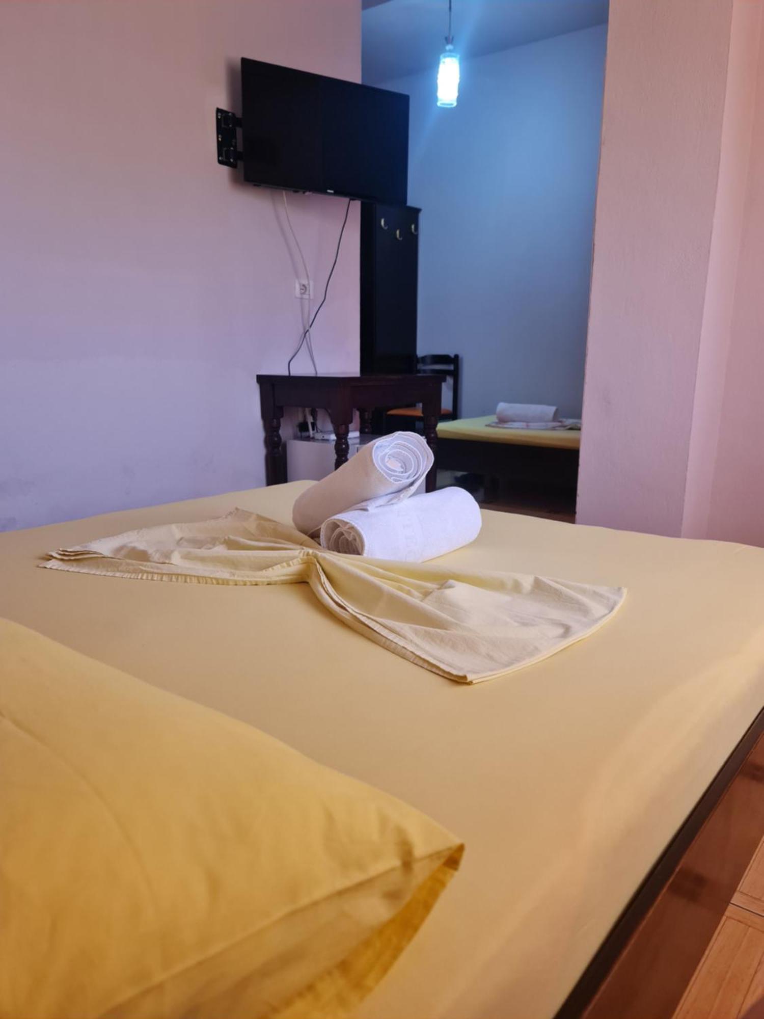 Hotel Brace Gjirokastër Екстериор снимка