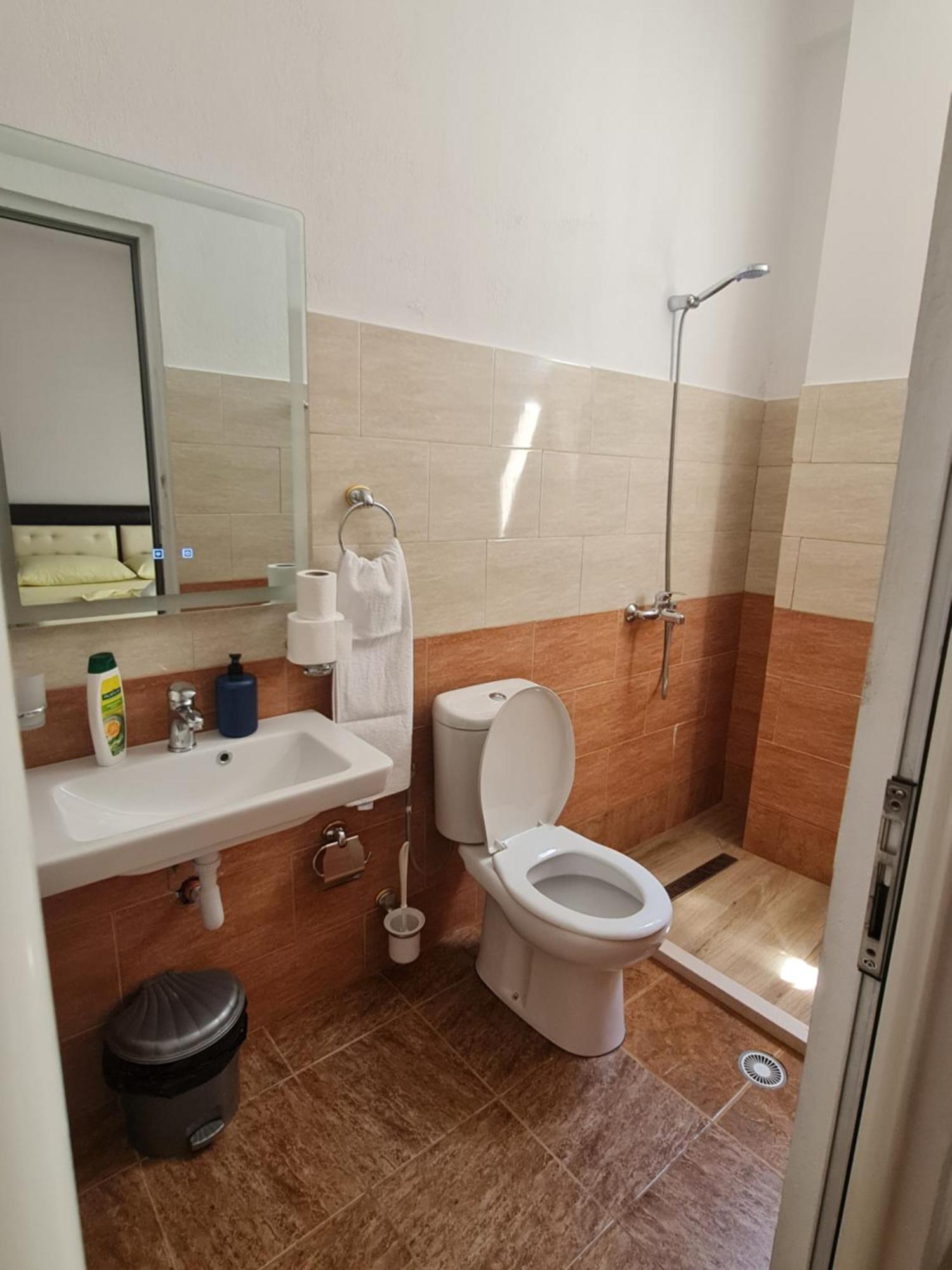 Hotel Brace Gjirokastër Екстериор снимка